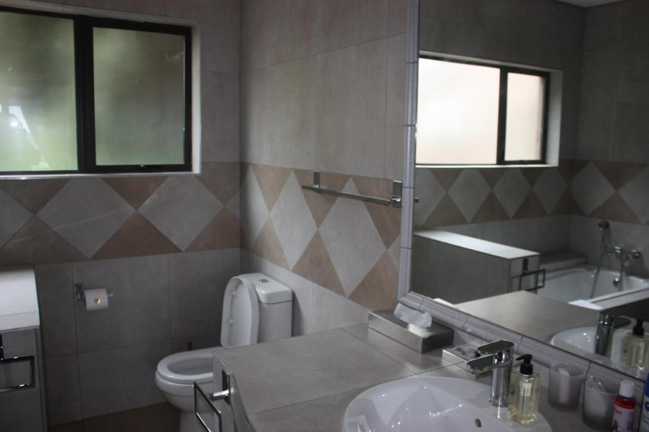 Over The Moon Guesthouse Johannesburg Exteriér fotografie